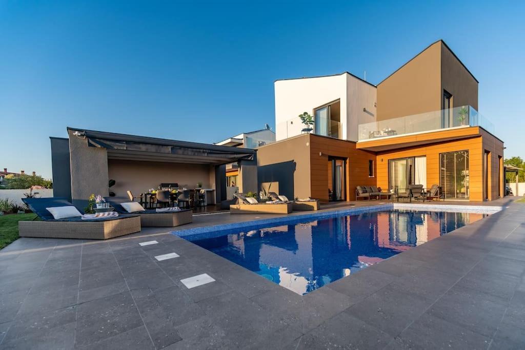 Villa Lila - Sunshine Marcana Bagian luar foto